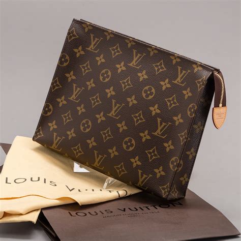 louis vuitton toiletry bag 25|louis vuitton toiletry pouch 26.